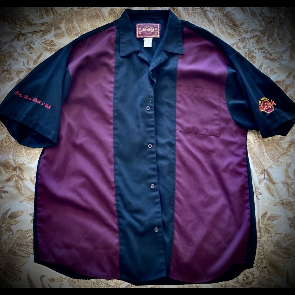 HARD ROCK CAFE Bowling Shirt — Rare & Vintage!
